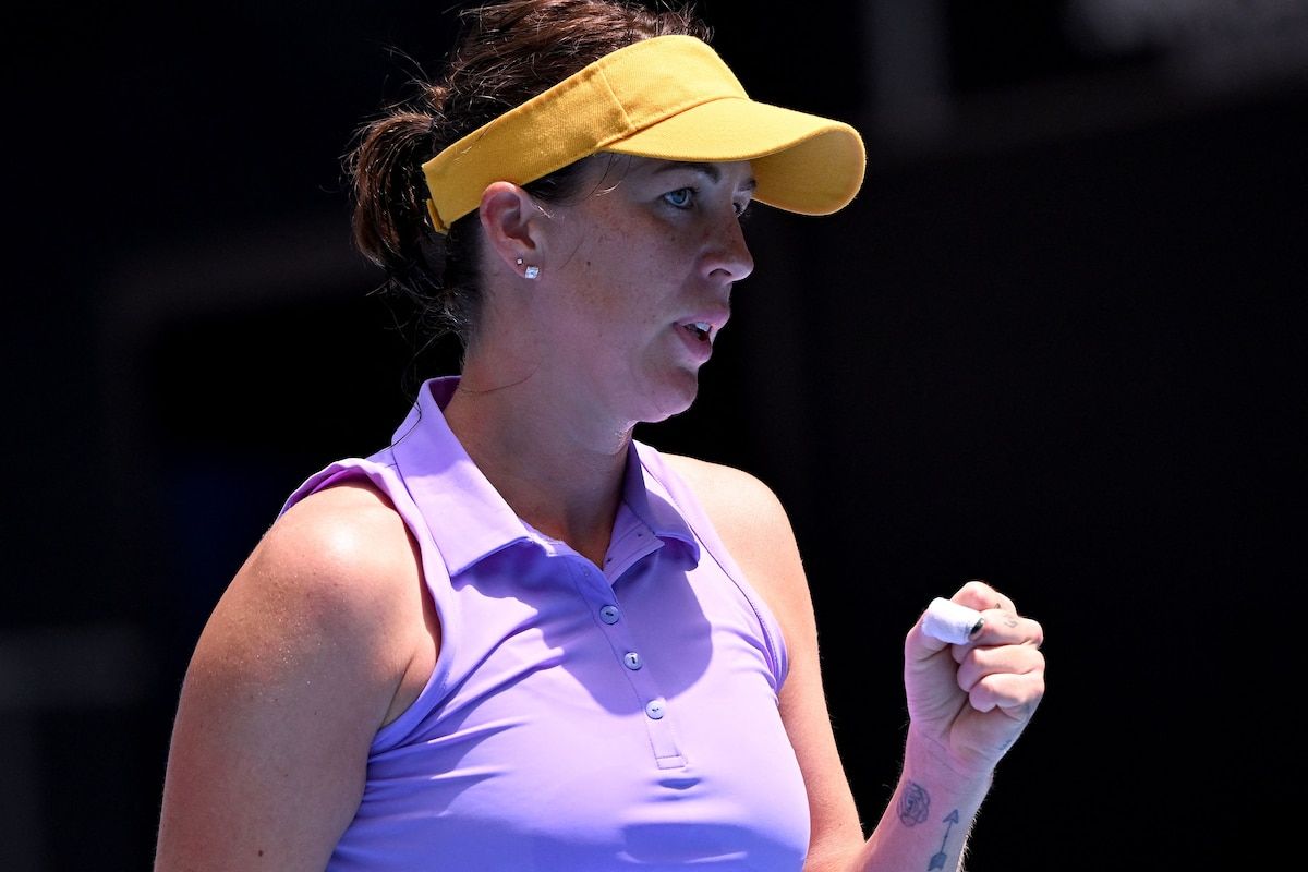 La russa Anastasia Pavlyuchenkova reagisce su un punto contro la tedesca Laura Siegemund durante la partita del singolare femminile del sesto giorno del torneo di tennis Australian Open a Melbourne il 17 gennaio 2025. (Foto di WILLIAM WEST / AFP) / -- IMMAGINE RISERVATA ALL'EDITORIALE USO - ASSOLUTAMENTE NON USO COMMERCIALE --