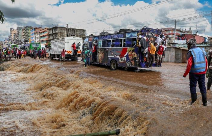Francia – Mondo – Piogge torrenziali in Kenya: 10 morti nelle inondazioni a Nairobi