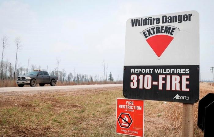 Il rischio di incendi rimane elevato nel Canada occidentale