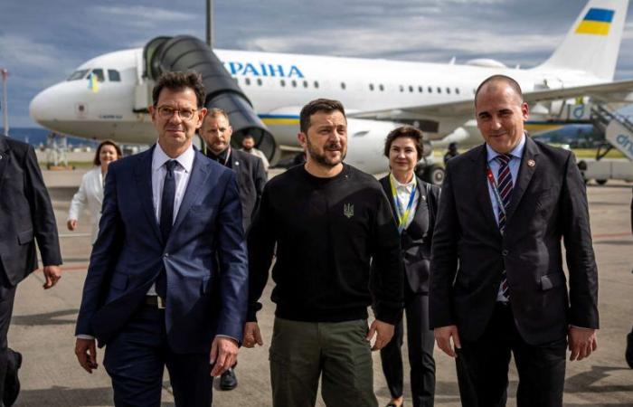 Volodymyr Zelenskyj è arrivato in Svizzera per la conferenza di pace; Vladimir Putin annuncia che 700.000 soldati russi stanno combattendo in Ucraina