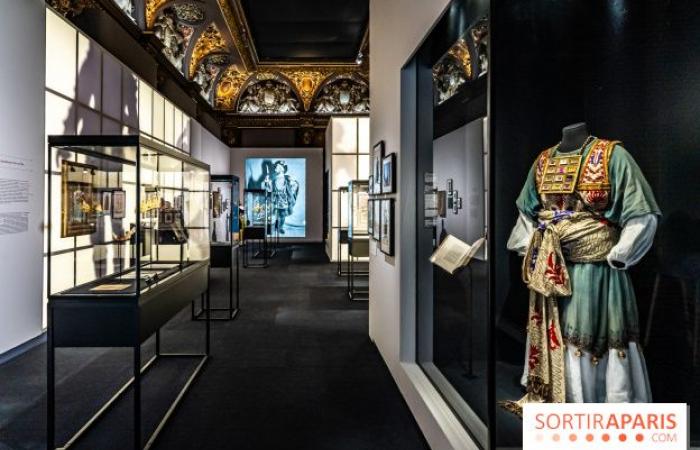 L’esposizione gratuita dei gioielli di scena della Comédie Française viene svelata all’Hôtel Mercy-Argenteau