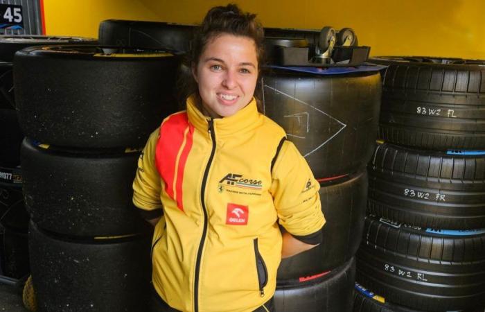 24 Ore di Le Mans: Laura Gonsard controlla le gomme della Ferrari, è l’unica donna a farlo nel paddock