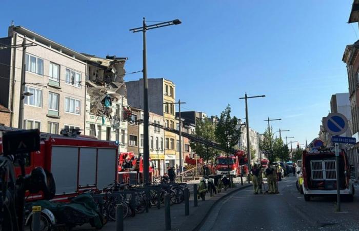 Esplosione in un edificio vicino ad Anversa: una bambina di 10 anni è stata trovata morta tra le macerie