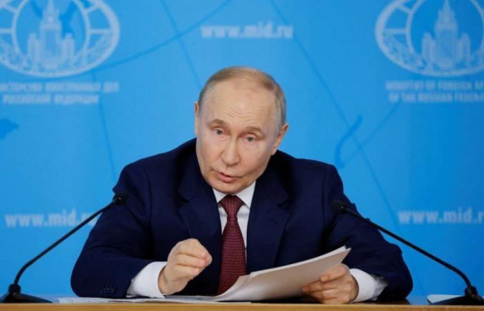 Kiev ignora le richieste di Vladimir Putin che “si scontrano con il buon senso”
