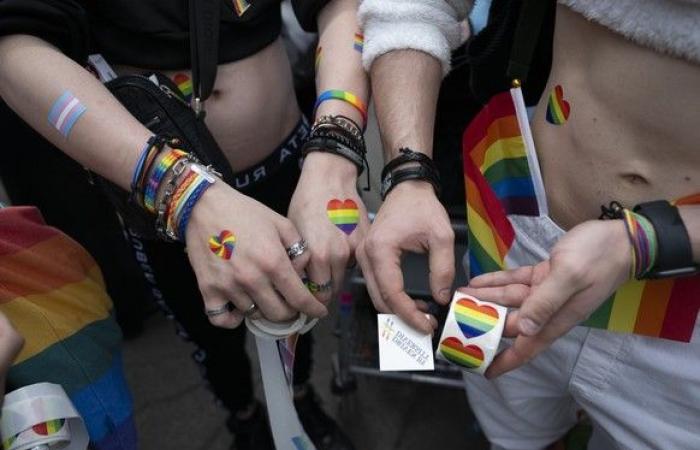 Il Pride di Zurigo ha riunito decine di migliaia di partecipanti