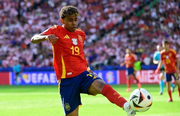 Lo spagnolo Lamine Yamal, 16 anni, il giocatore più giovane a giocare una partita agli Europei