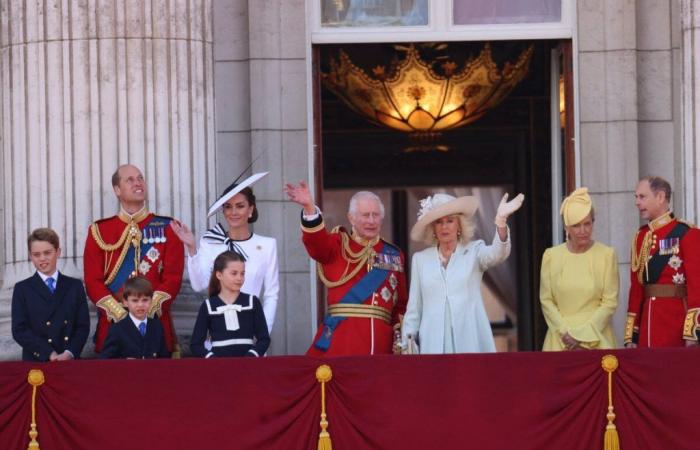 Trooping the Colour 2024: Kate, Charles, Louis… La famiglia reale (finalmente) riunita sul balcone di Buckingham