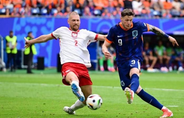L’Olanda vince al termine della partita contro la Polonia prima di sfidare i Blues