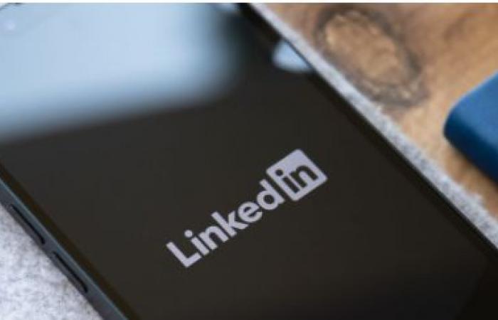 Lettera di presentazione, CV… LinkedIn offre strumenti di intelligenza artificiale per candidarsi