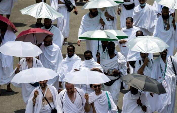 Hajj: i fedeli effettuano la lapidazione di Satana il primo giorno dell’Eid