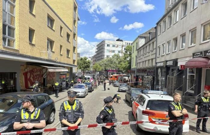 La polizia di Amburgo spara a un uomo che minacciava gli agenti prima della partita Olanda-Polonia