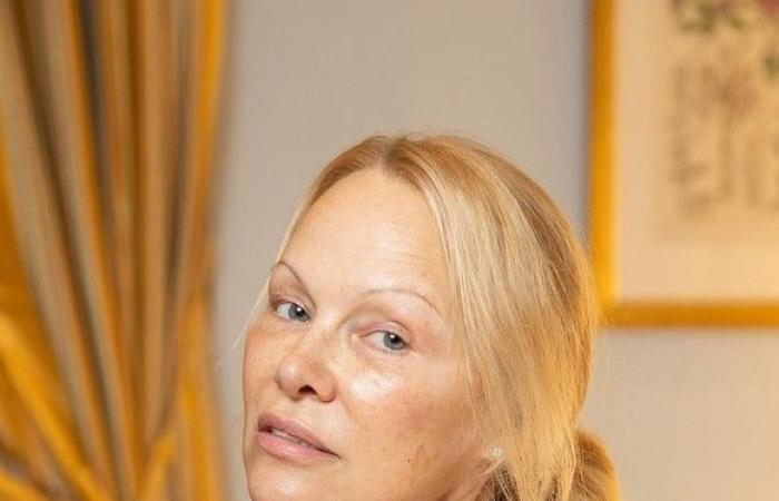 La beauty routine di Pamela Anderson vi lascerà senza parole