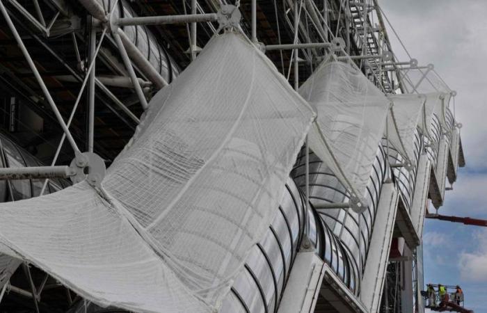 Opere del Centre Pompidou esposte nelle gallerie circostanti durante i lavori