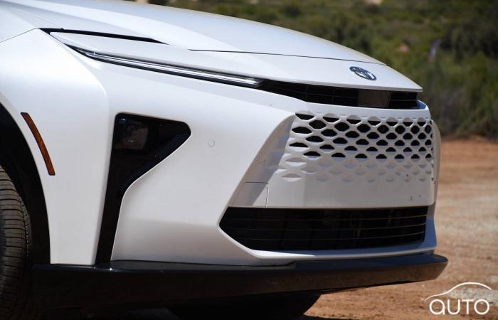 Toyota Crown Signia 2025, prima prova: la station wagon inaspettata