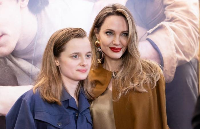 Stessi capelli, stessa carnagione di porcellana e abiti coordinati, Angelina Jolie e sua figlia si somigliano più che mai