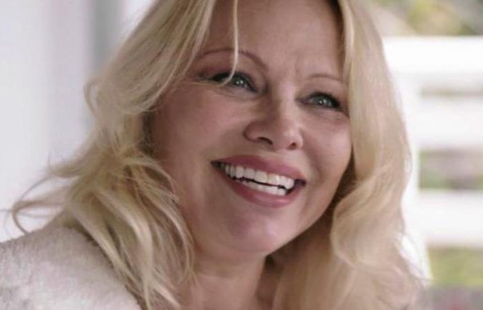 Ancora nelle notizie: cosa succede all’icona Pamela Anderson?