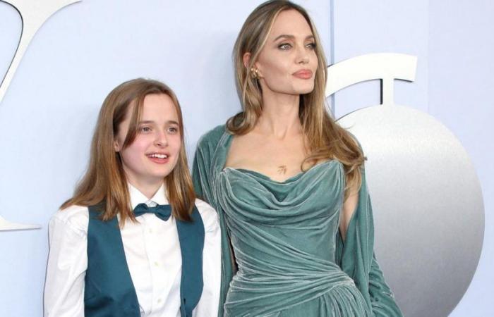 Angelina Jolie e sua figlia Vivienne in abiti coordinati sul tappeto rosso dei Tony Awards