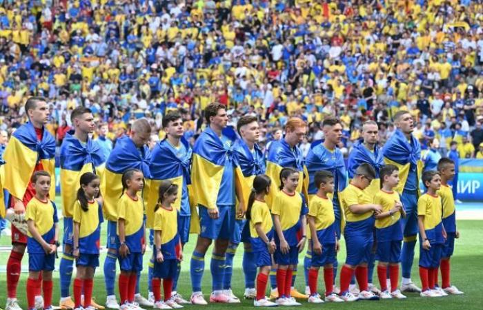 per l’esordio della squadra ucraina, immagini forti, ma una sconfitta pesante