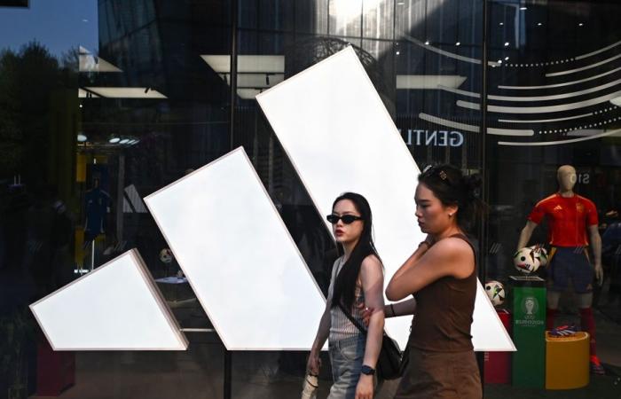 Cina | Adidas afferma che sta indagando sulle accuse di corruzione