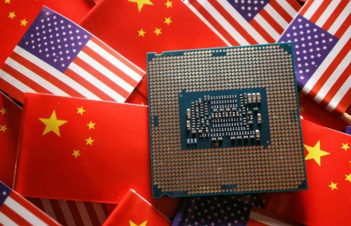Gli Stati Uniti stanno facendo pressioni sui Paesi Bassi e sul Giappone affinché limitino ulteriormente le attrezzature per la produzione di chip provenienti dalla Cina, dice la fonte