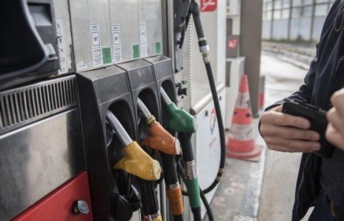 Spinti al rialzo a metà aprile, i prezzi del carburante tornano ai “livelli abituali”