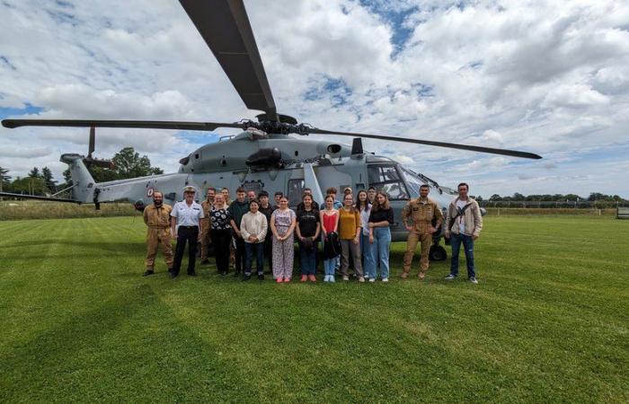 Villeneuve-sur-Lot. Un elicottero dell’esercito incontra gli studenti universitari