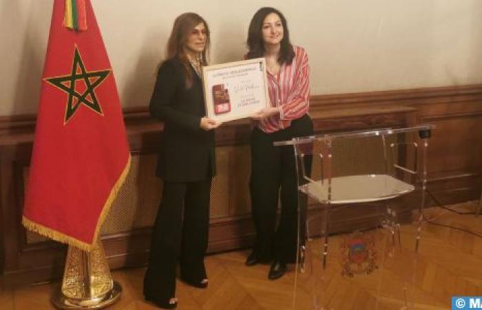La scrittrice marocchina Zineb Mekouar riceve il “Premio Readers’ and Booksellers’ Points 2024 per il miglior romanzo”