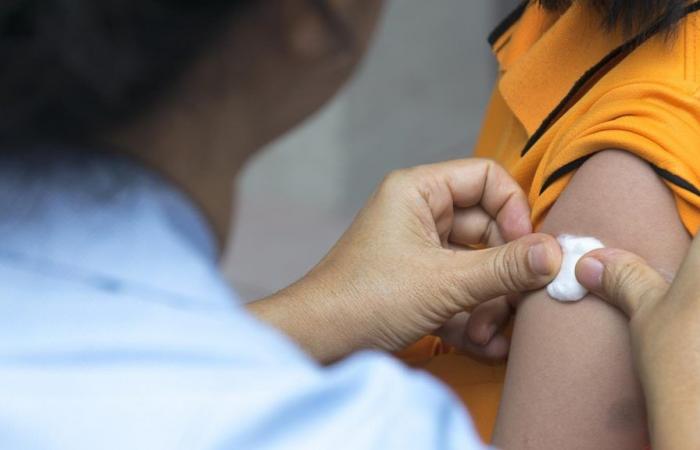 Casi di malattia meningococcica invasiva in aumento: la sanità pubblica sostiene la vaccinazione