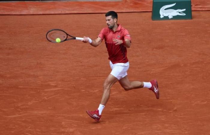 Novak Djokovic torna ad allenarsi a poco più di una settimana da Wimbledon