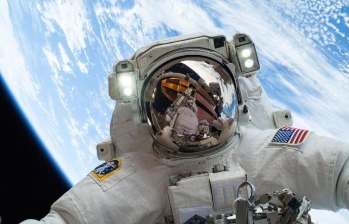 vivi l’emozione delle passeggiate spaziali della NASA in tempo reale