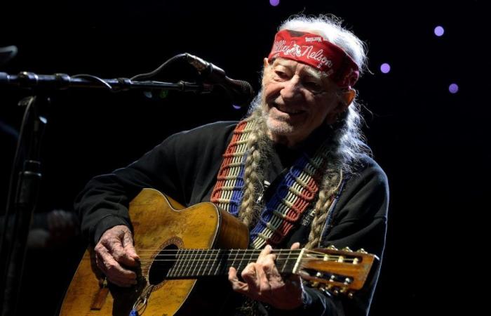 Willie Nelson annulla la partecipazione all’Outlaw Music Festival a causa di una malattia