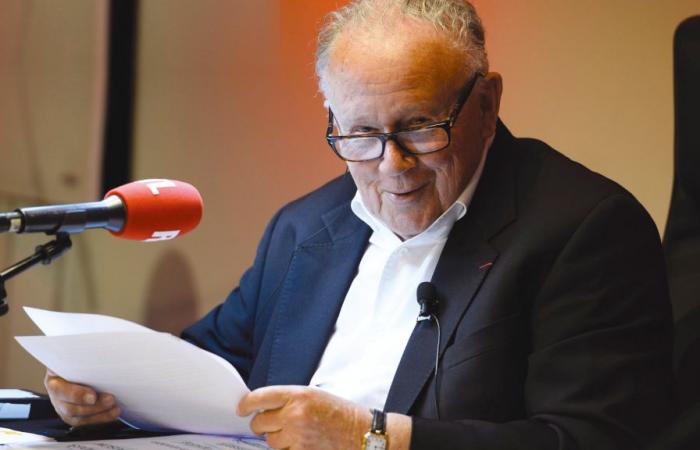 Philippe Bouvard, pilastro della radio RTL, annuncia il suo ritiro a 94 anni