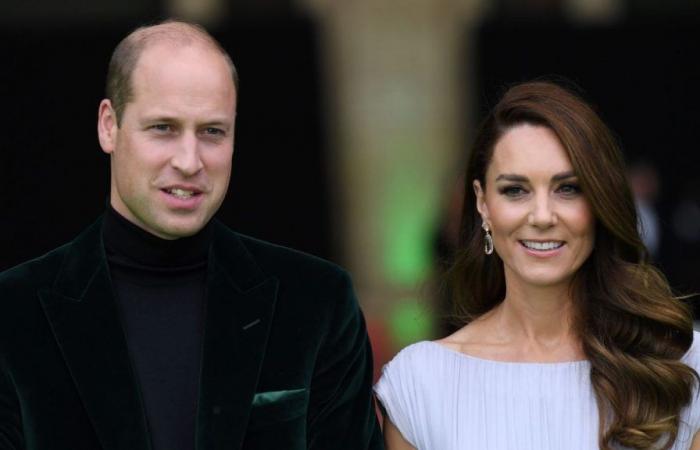 Il principe William appare accanto a un’altra principessa
