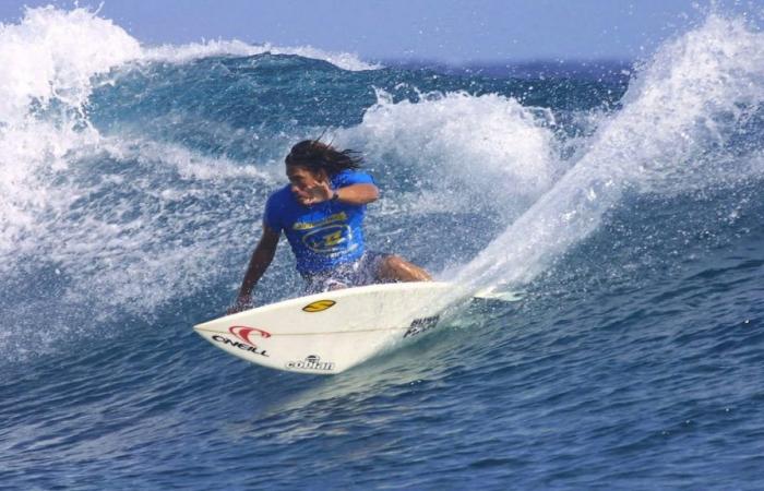 L’attore e surfista professionista Tamayo Perry ucciso nell’attacco di uno squalo alle Hawaii