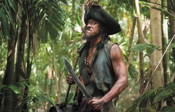 L’attore di ‘Pirati dei Caraibi’ Tamayo Perry muore dopo l’attacco di uno squalo