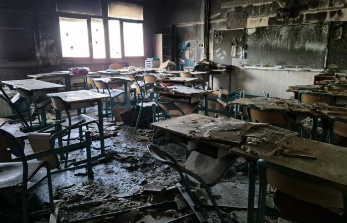 Immagini dall’interno della scuola Meyzieu devastata da un incendio doloso