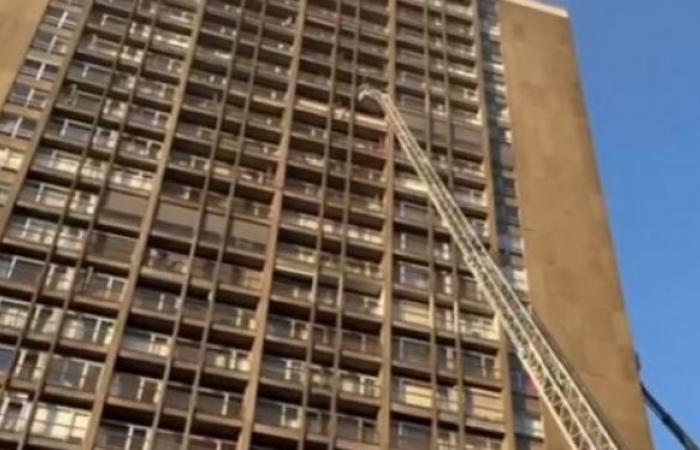 Incendio nella Torre Kennedy a Liegi: una persona morta e altre 14 ricoverate in ospedale, i residenti furono trasportati in aereo