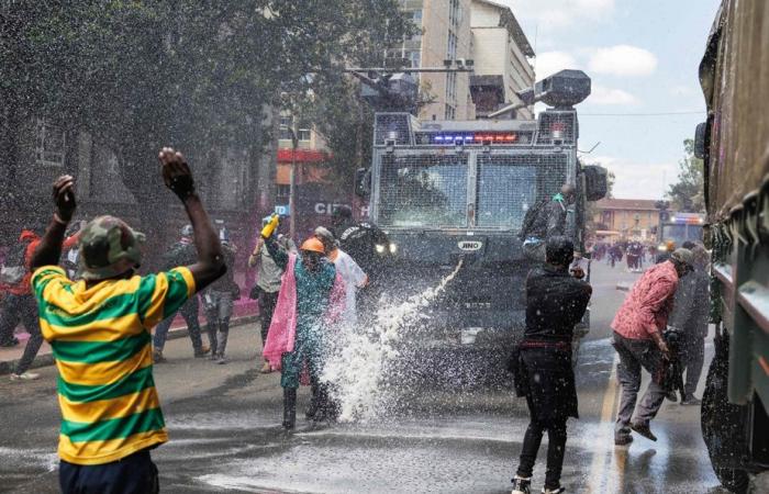 Protesta antigovernativa in Kenya | Ruto promette di reprimere l'”anarchia” dopo proteste mortali