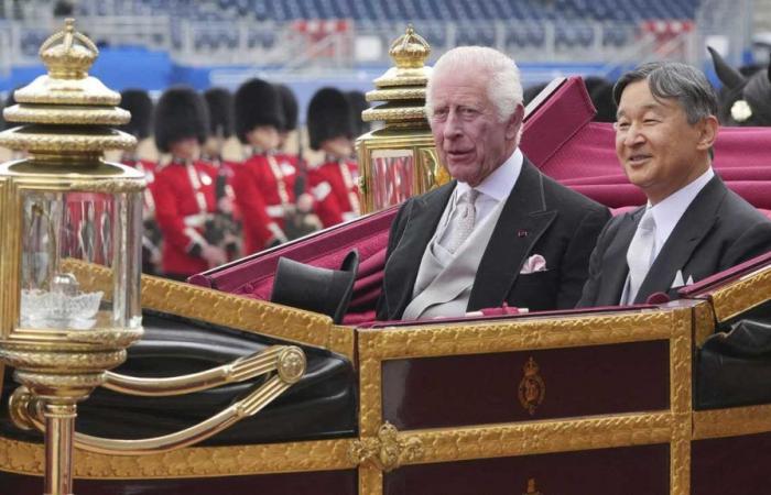 Il re Carlo III accoglie l’imperatore Naruhito a Londra per una storica visita di stato