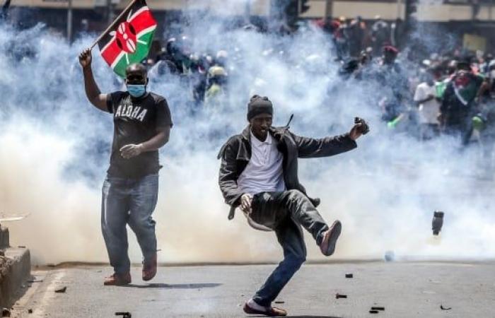 Manifestanti keniani morti, parlamento in fiamme mentre migliaia di persone prendono d’assalto il complesso