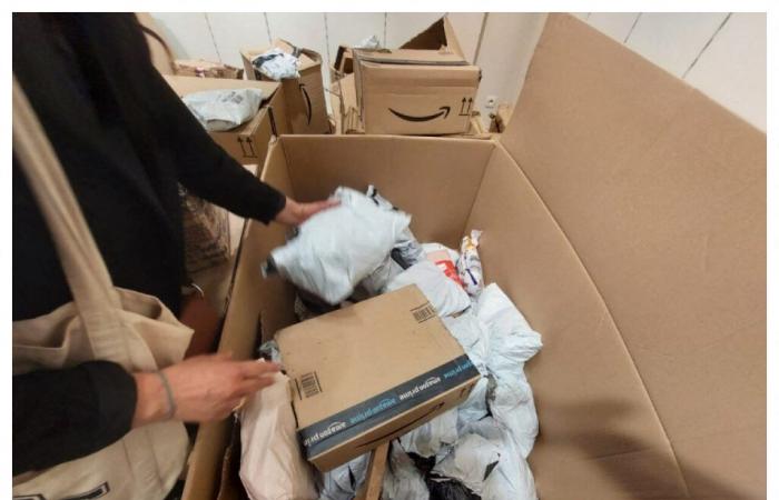 Dole. Amazon, DHL, Colissimo… Una vendita lampo di pacchi smarriti a Les Epenottes