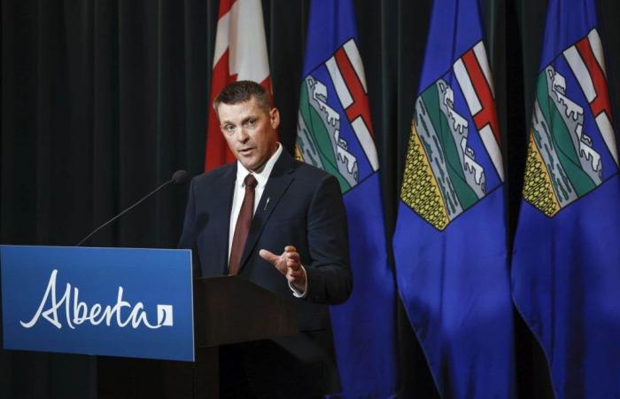 L’Alberta registra un surplus record di 4,3 miliardi di dollari per l’anno fiscale 2023-24