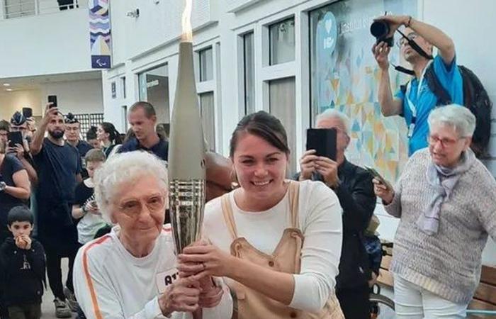 A 102 anni, l’ex partigiano di Montauban porta la fiamma olimpica