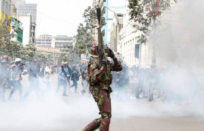 In Kenya, la polizia spara proiettili di gomma per disperdere i manifestanti a Nairobi