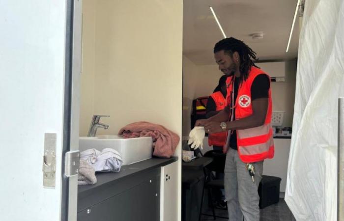 La Croce Rossa mette a disposizione dei più indigenti un bus-doccia