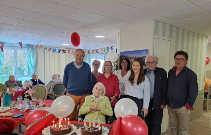 Jacqueline Henry festeggia il suo centesimo compleanno vicino a Dieppe