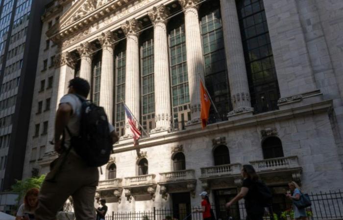 Wall Street in leggero rialzo, il mercato si blocca davanti all’indicatore dell’inflazione