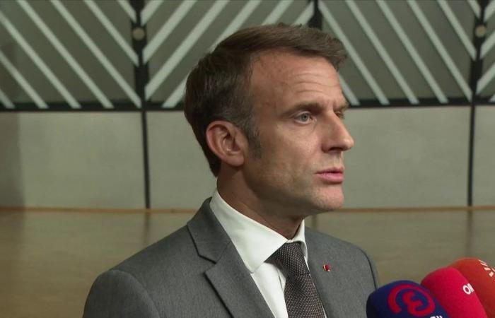 Emmanuel Macron denuncia i commenti del RN sulla doppia cittadinanza