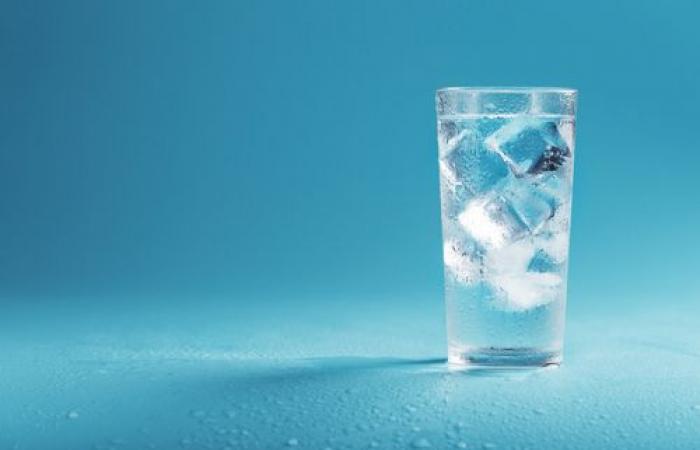 Perché l’acqua calda congela più velocemente dell’acqua fredda?