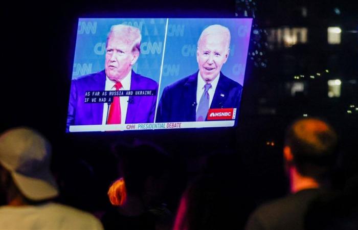 Joe Biden balbetta durante il dibattito, ma è troppo tardi per cambiare